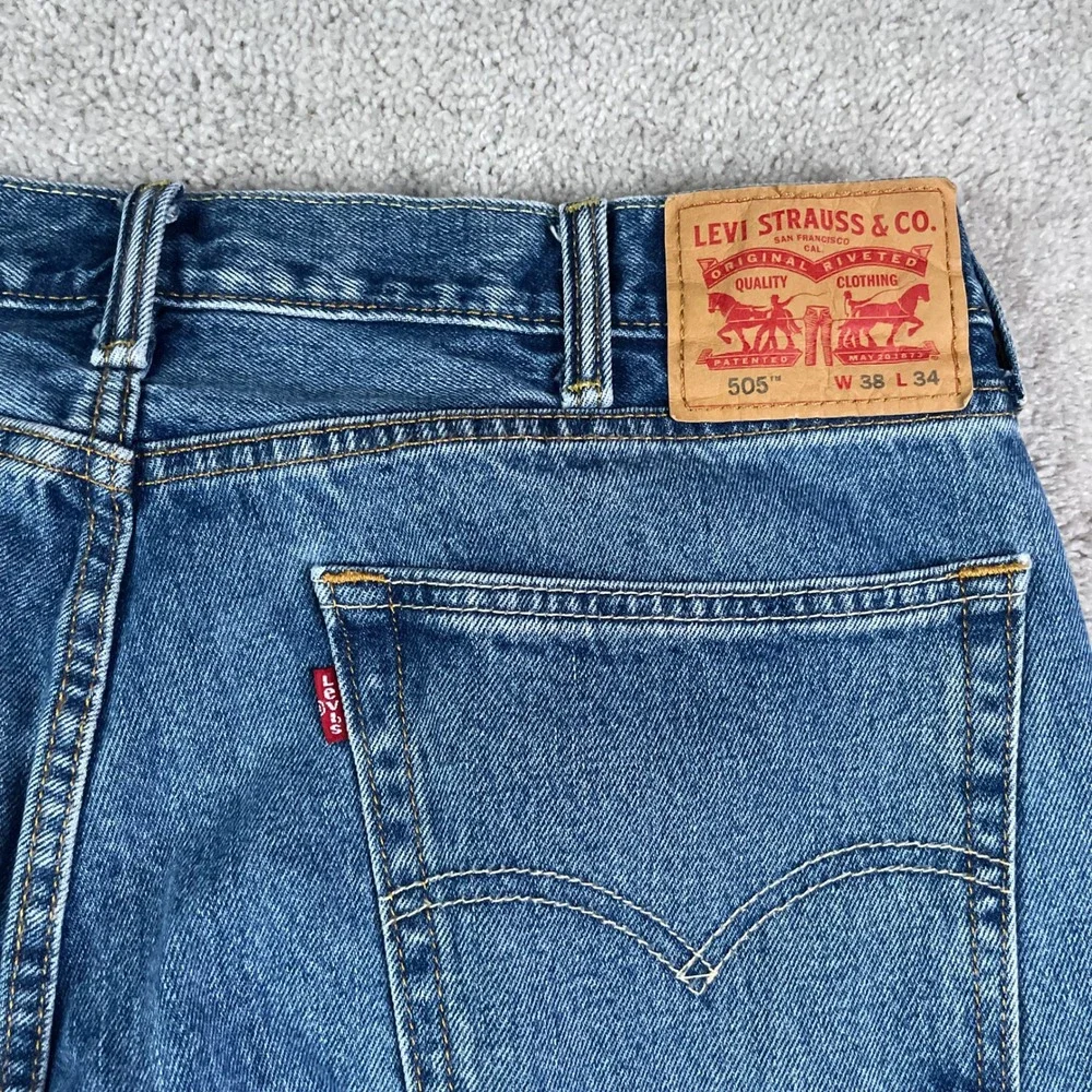 Levis 505 Jeans Mens 38x34 Blue Straight Leg Cotton Denim Classic Pants